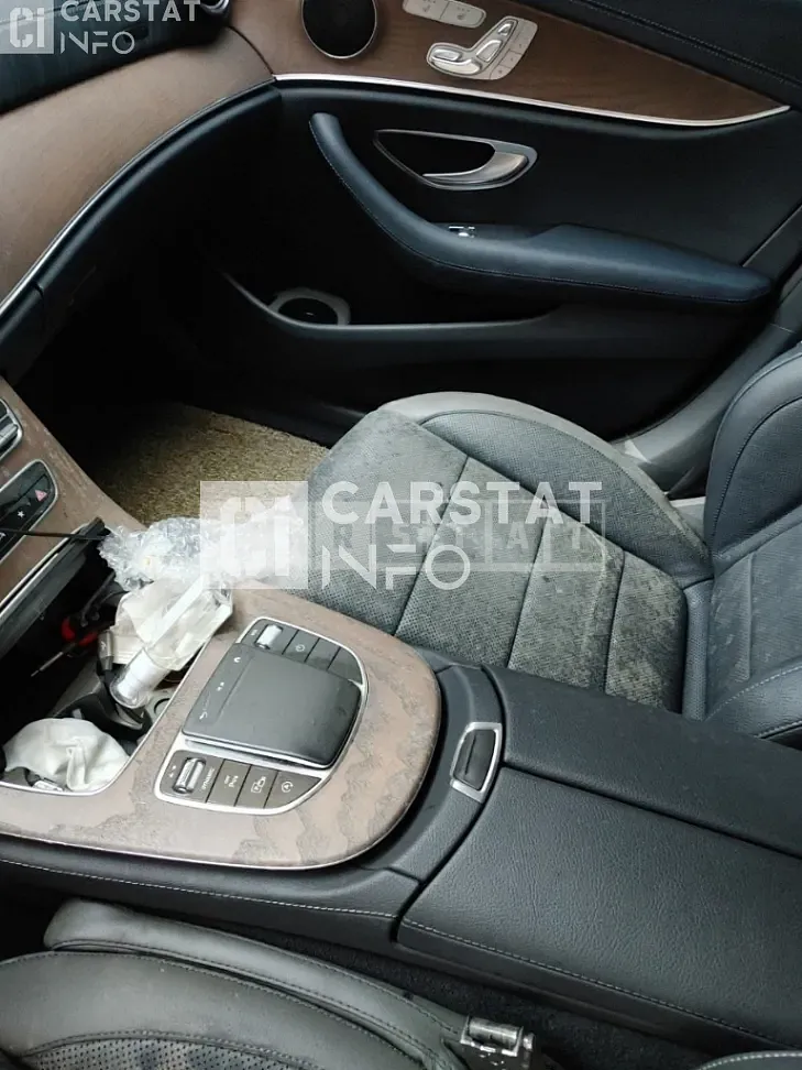 Photo 2 of 7: 2020 Mercedes-Benz Sump E250 — Korean insurance auction