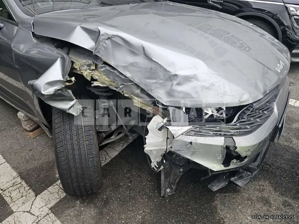 Photo 2 of 25: 2022 Kia K5 — Korean insurance auction