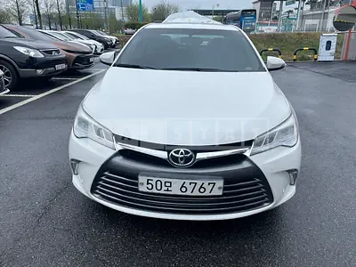 Photo 1 of 15: 2017 Toyota Camry — Korean insurance auction