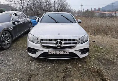 Photo 1 of 21: 2017 Mercedes-Benz E350d — Korean insurance auction