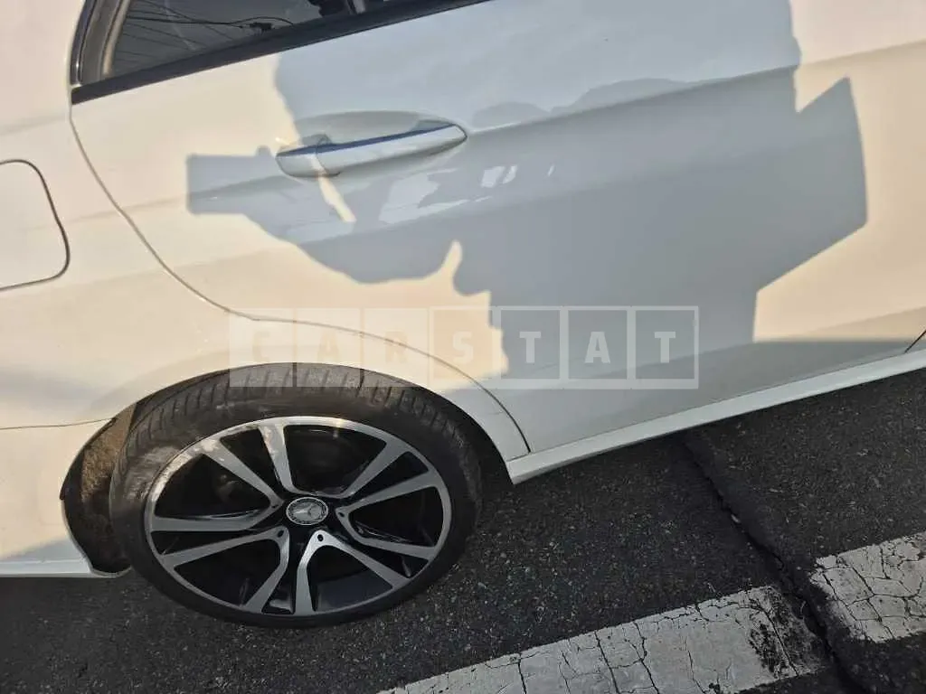 Photo 2 of 19: 2015 Mercedes-Benz E220 BlueTec — Korean insurance auction
