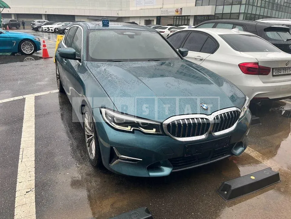Photo 2 of 16: 2021 BMW 320i, VIN WBA5X5109MFL49588 — Korean insurance auction
