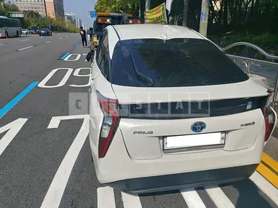 Photo 1 of 16: 2018 Toyota Prius, VIN JTDKBRFU9J3071165 — Korean insurance auction