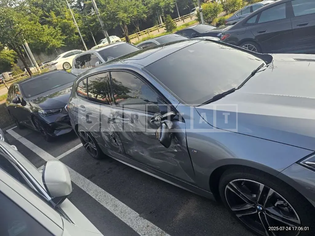 Photo 2 of 19: 2023 BMW 120i — Korean insurance auction