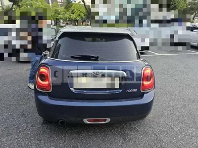 Photo 1 of 12: 2017 MINI Cooper Five-Door — Korean insurance auction