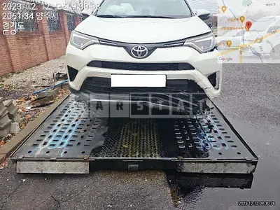Photo 1 of 8: 2017 Toyota RAV4 2WD, VIN JTMYFREV2HD098768 — Korean insurance auction