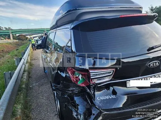 Photo 2 of 23: 2019 Kia Carnival High Limousine — Korean insurance auction