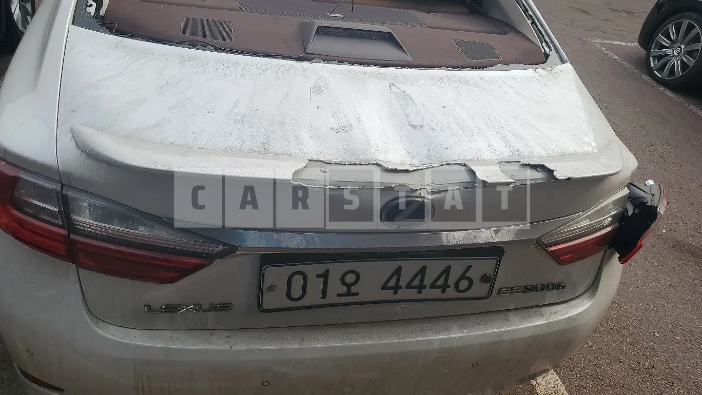 Photo 2 of 14: 2018 Lexus ES300h, VIN JTHBW1GG7J2176466 — Korean insurance auction