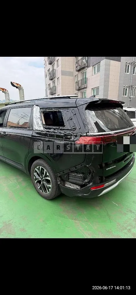 Photo 2 of 10: 2022 Kia Carnival Gasoline — Korean insurance auction