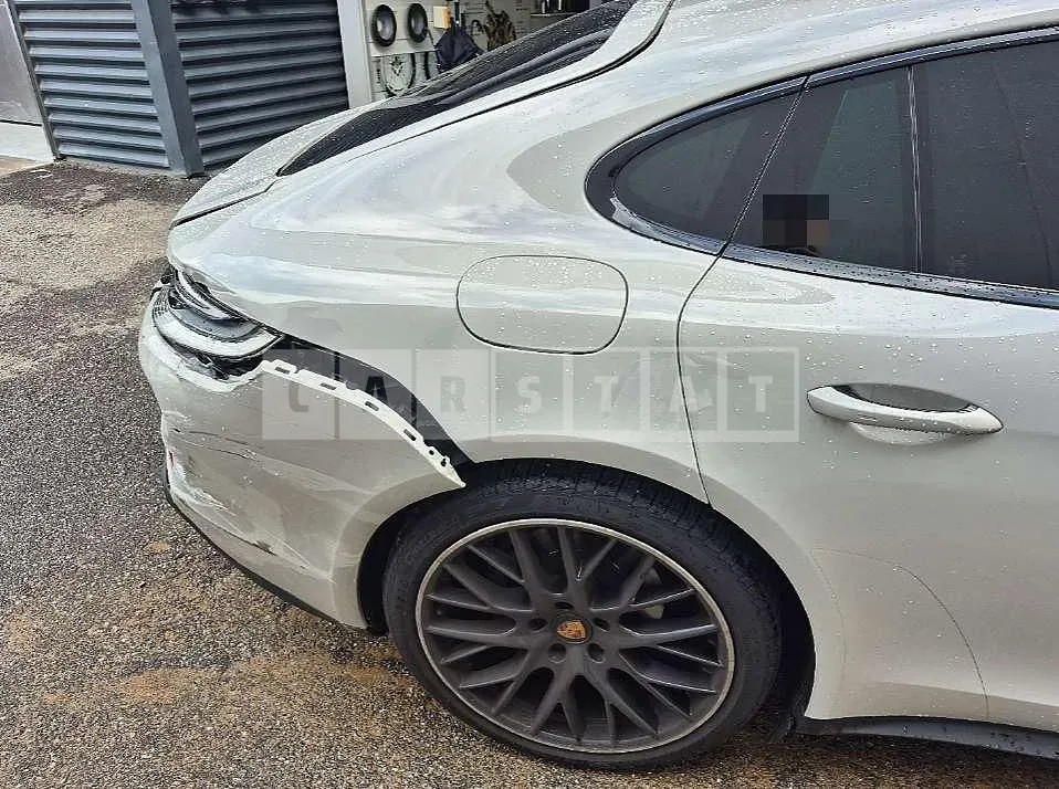 Photo 2 of 15: 2023 Porsche Panamera 4 — Korean insurance auction