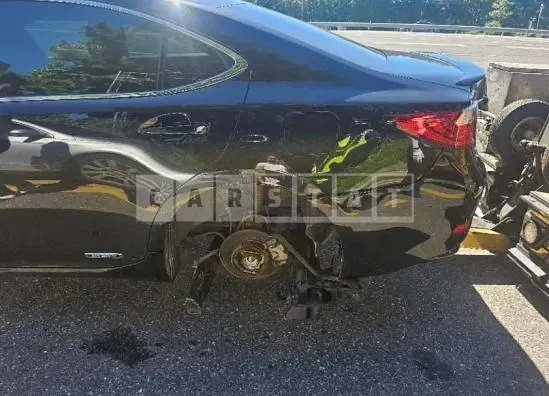 Photo 2 of 5: 2015 Lexus ES300h — Korean insurance auction