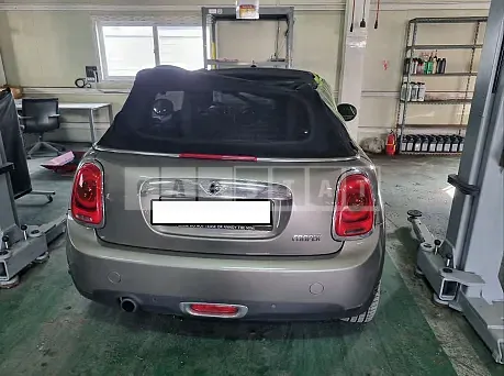 Photo 2 of 21: 2016 MINI Cooper Convertible, VIN WMWWG5109G3A80084 — Korean insurance auction