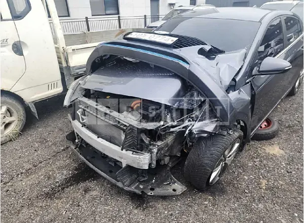 Photo 2 of 8: 2017 Hyundai Modern Ionic — Korean insurance auction