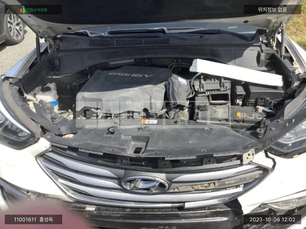 Photo 2 of 11: 2016 Hyundai Santa Fe, VIN KMHSW81UBGU684410 — Korean insurance auction