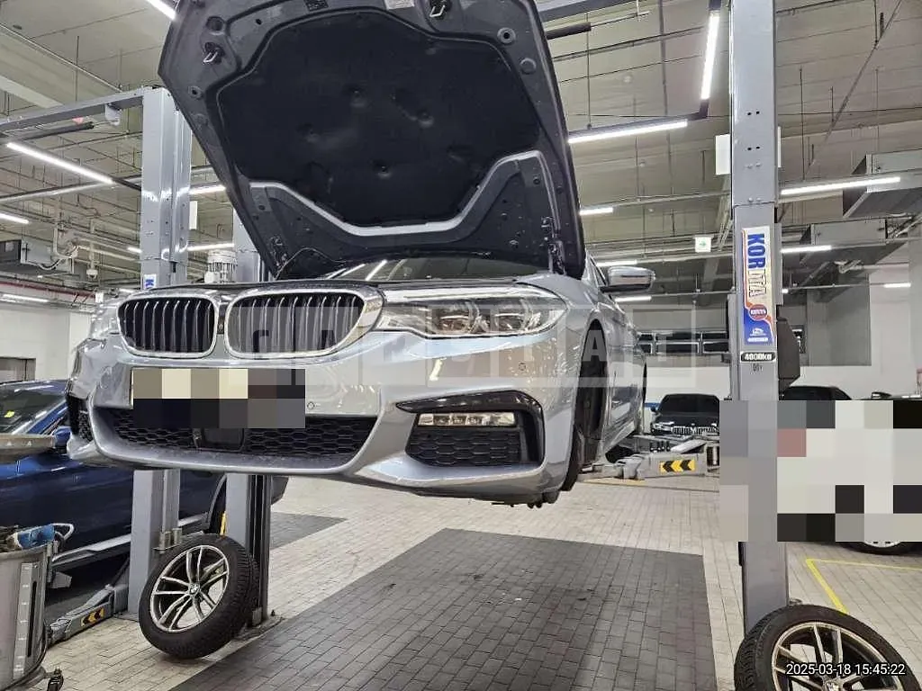 Photo 2 of 4: 2018 BMW (parts) 530i Headlights — Korean insurance auction