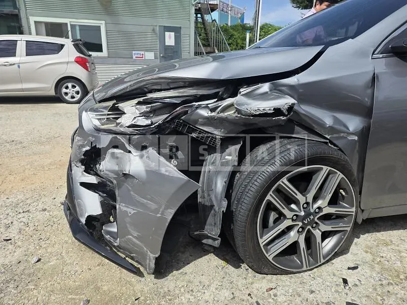 Photo 2 of 7: 2018 Kia Kz 1.SH, VIN KNAF341BEKA816649 — Korean insurance auction