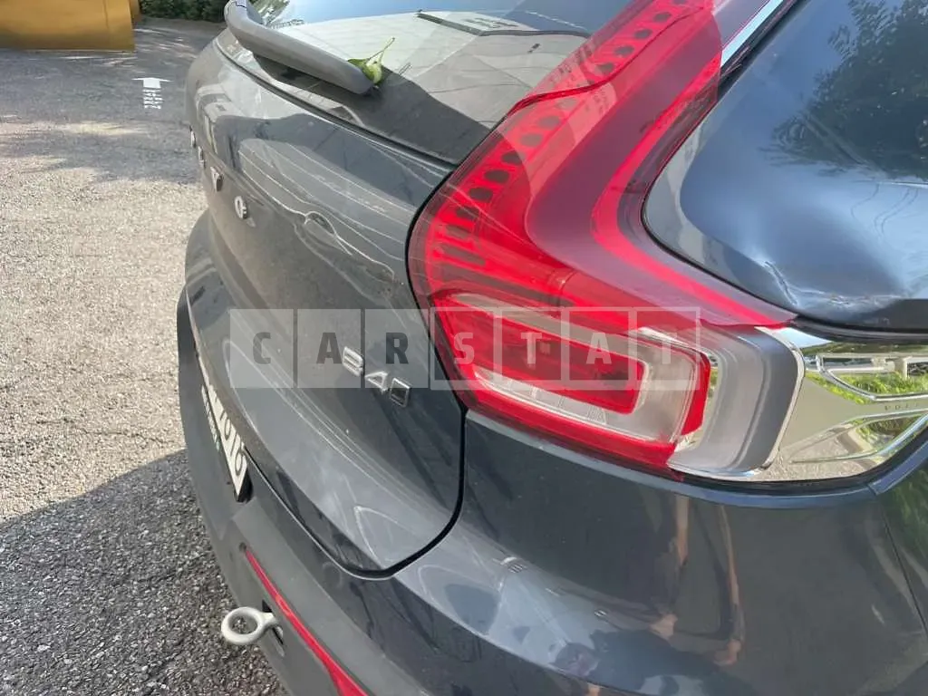 Photo 2 of 9: 2022 Volvo XC40 B4 AWD, VIN YV1XZK92CN2790024 — Korean insurance auction