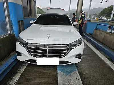 Photo 1 of 16: 2024 Mercedes-Benz E 300 4Matic — Korean insurance auction