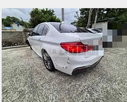 Photo 2 of 25: 2018 BMW 520d xDrive — Korean insurance auction