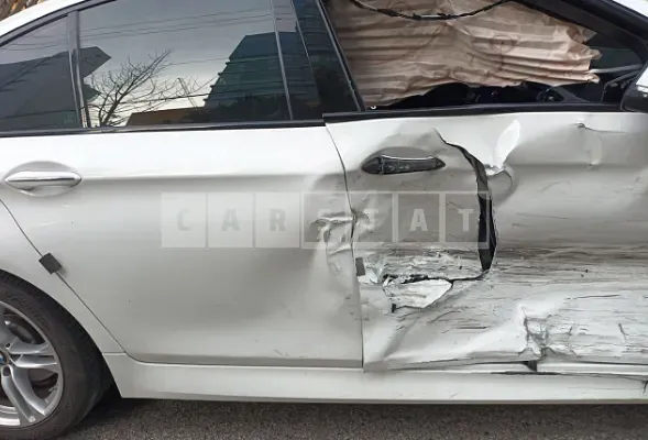 Photo 2 of 11: 2015 BMW 530d, VIN WBA5D3102FD578206 — Korean insurance auction
