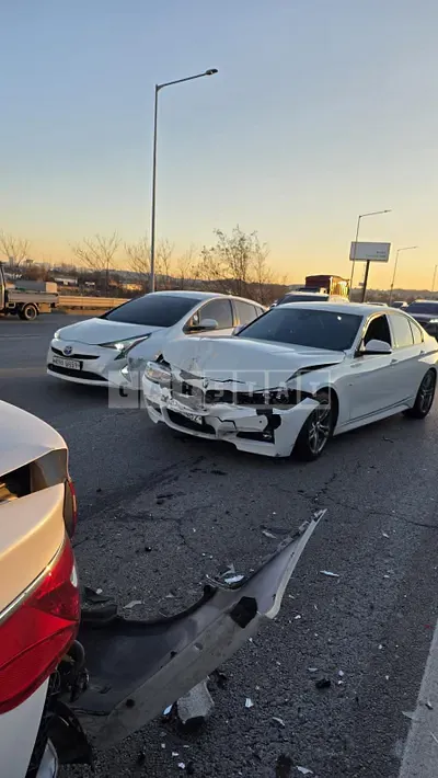 Photo 1 of 3: 2018 BMW 320i, VIN WBA8A9109JAE91277 — Korean insurance auction