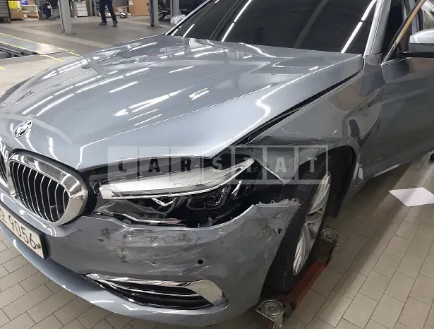 Photo 2 of 9: 2019 BMW 530i, VIN WBAJD3104KWE99619 — Korean insurance auction