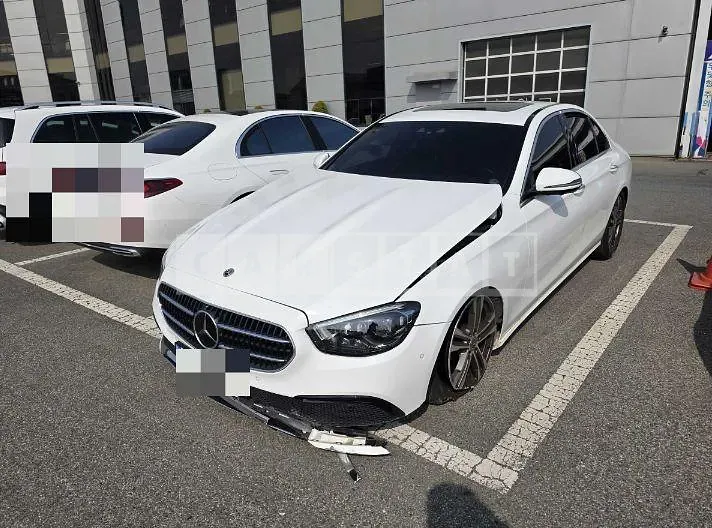 Photo 2 of 21: 2022 Mercedes-Benz E350 4Matic — Korean insurance auction