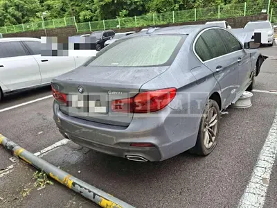 Photo 1 of 6: 2020 BMW 520i M Sport Package — Korean insurance auction