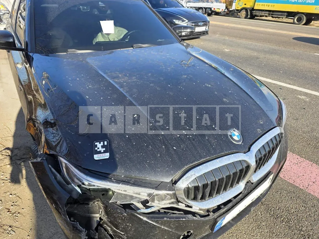 Photo 2 of 12: 2022 BMW 320i, VIN WBA5X5106NFM38102 — Korean insurance auction