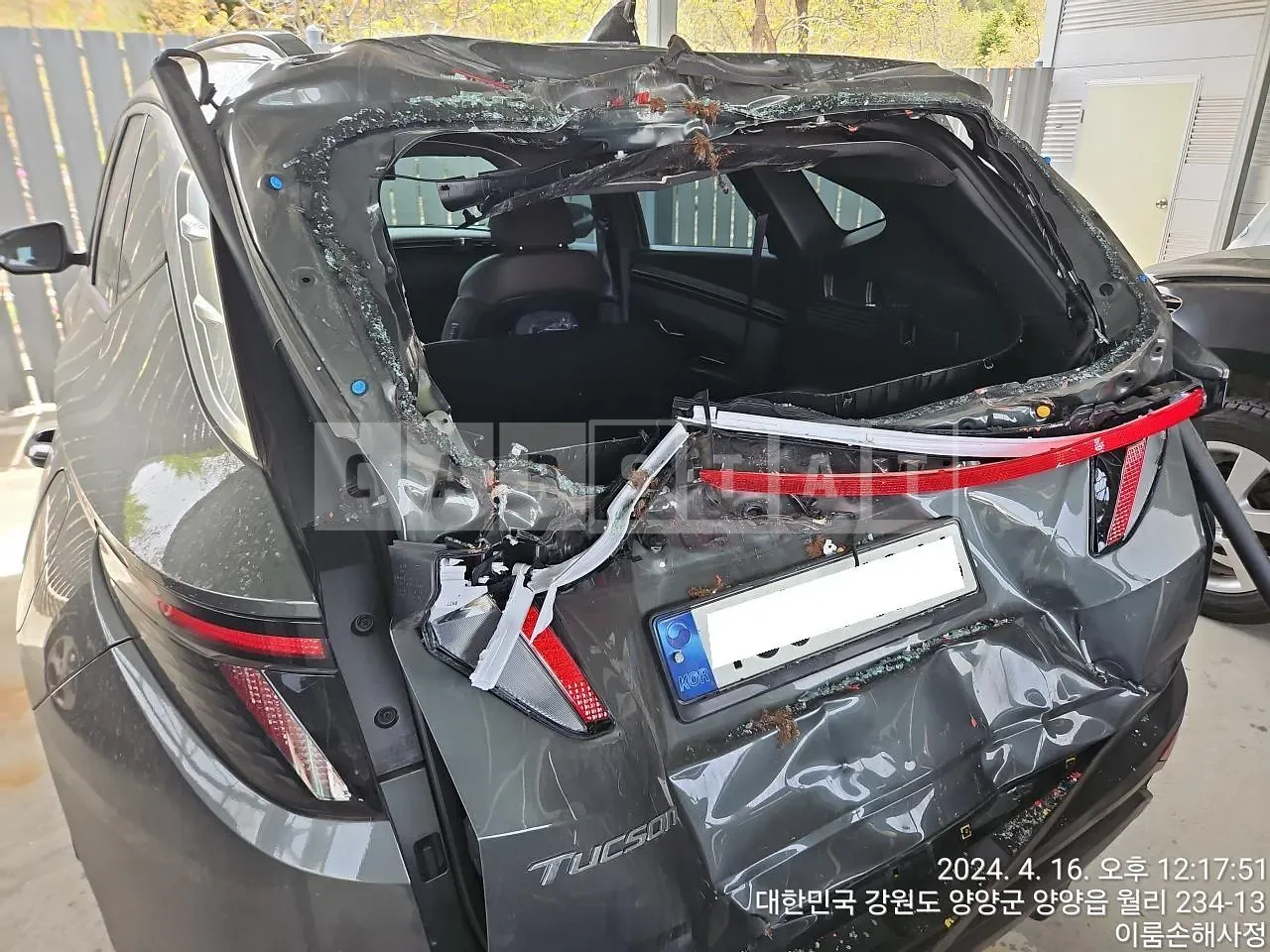 Photo 2 of 8: 2021 Hyundai Tucson, VIN KMHJE81CBMU001107 — Korean insurance auction