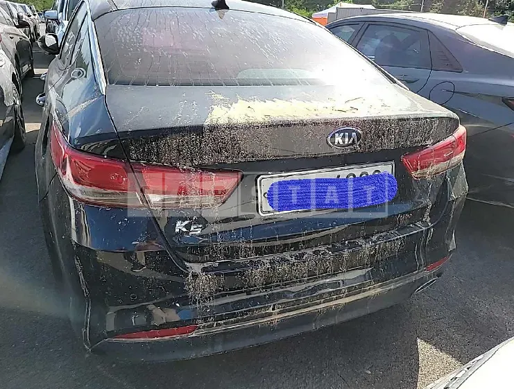 Photo 2 of 11: 2016 Kia K5, VIN KNAGS416BGA003328 — Korean insurance auction