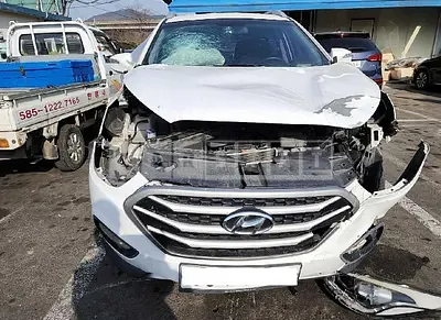 Photo 1 of 15: 2015 Hyundai Tucson, VIN KMHJT81VBFU986557 — Korean insurance auction