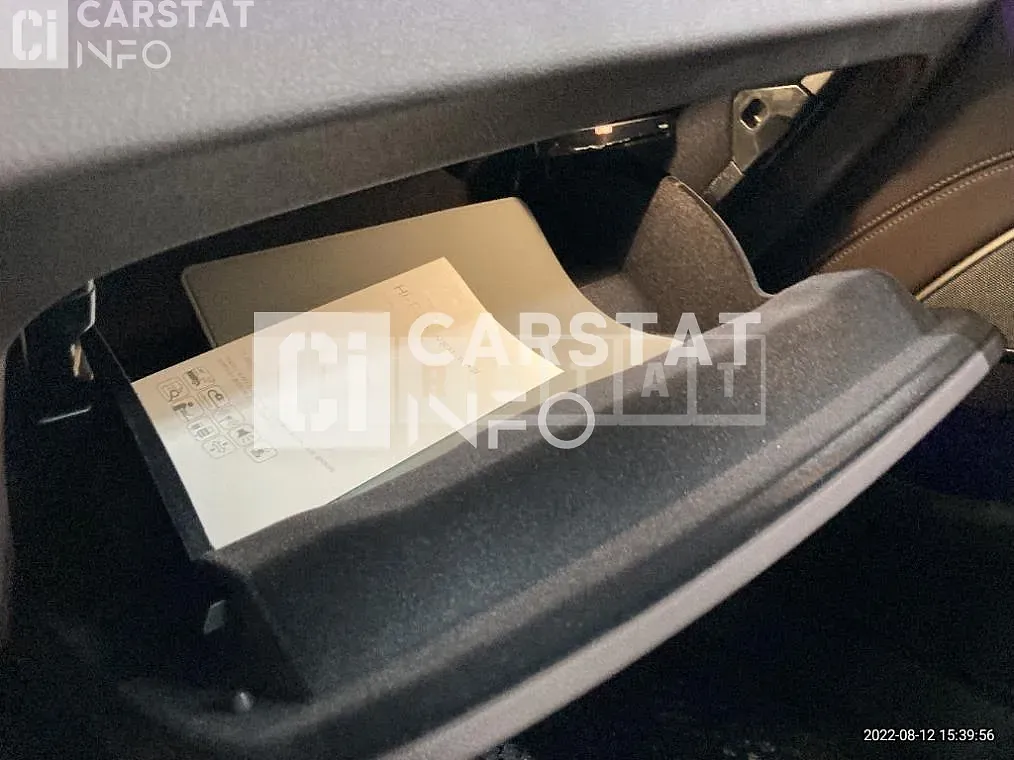 Photo 2 of 8: 2022 BMW 530i, VIN WBA71BH02NWX61478 — Korean insurance auction