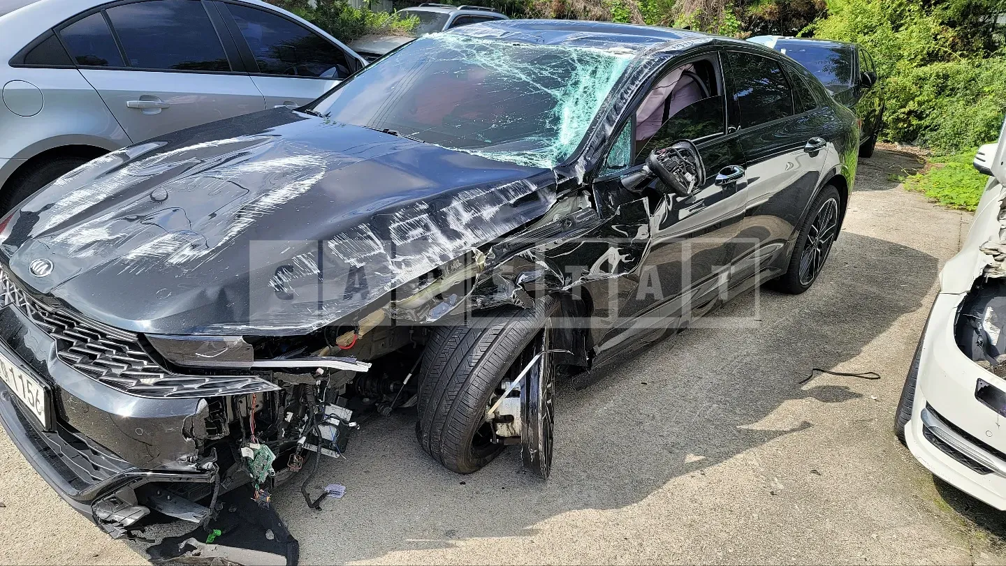 Photo 2 of 16: 2020 Kia K5, VIN KNAG6412BLA011899 — Korean insurance auction