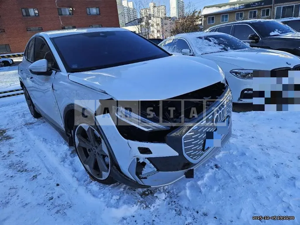 Photo 2 of 24: 2025 Audi Q4 Sportback 45 e-tron — Korean insurance auction