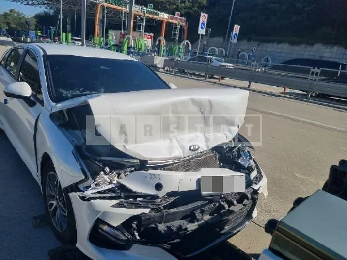 Photo 2 of 5: 2020 BMW B 5 — Korean insurance auction