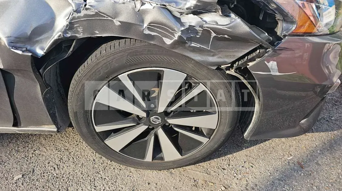 Photo 2 of 6: 2019 Nissan Altima 2.5 — Korean insurance auction