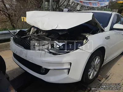 Photo 1 of 6: 2018 Kia K5, VIN KNAGT416BJA218268 — Korean insurance auction