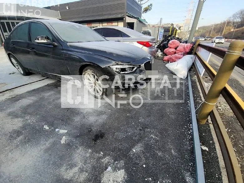 Photo 2 of 23: 2018 BMW 320d, VIN WBA8C5103JA075855 — Korean insurance auction