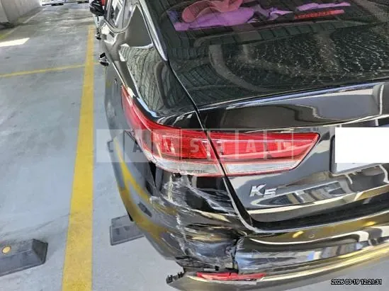 Photo 2 of 9: 2016 Kia K5 — Korean insurance auction