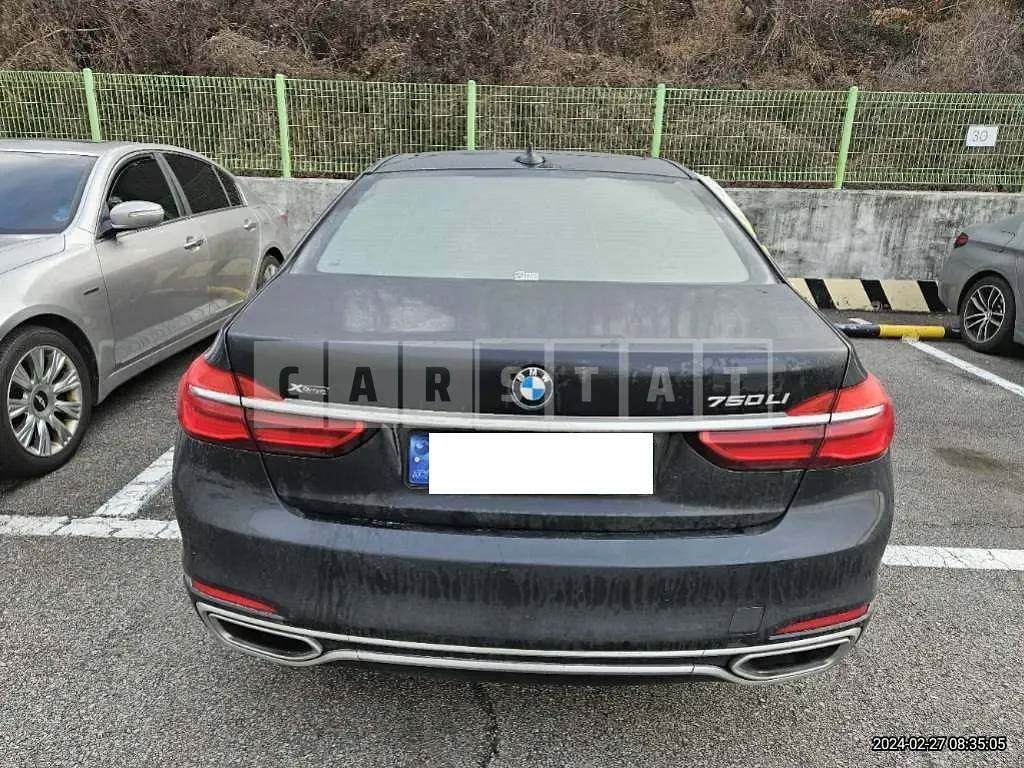 Photo 2 of 12: 2016 BMW 750Li xDrive, VIN WBA7F2102GG382246 — Korean insurance auction