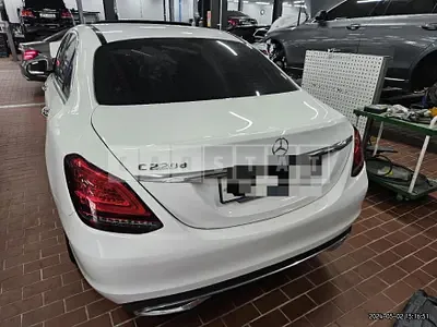 Photo 1 of 11: 2019 Mercedes-Benz C220 d — Korean insurance auction