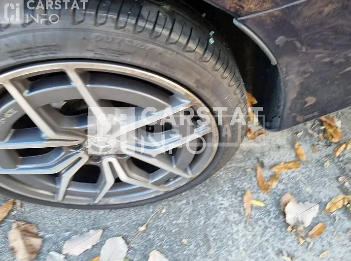 Photo 2 of 36: 2020 Mercedes-Benz E220 d 4Matic — Korean insurance auction