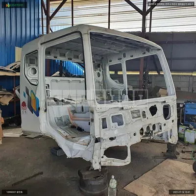 Photo 1 of 2: 2017 BMW Cabin /Concrete Mixer Truck, VIN KLTDL4MP1JK001377 — Korean insurance auction