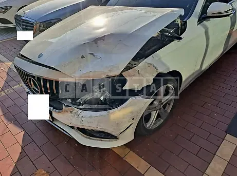 Photo 2 of 6: 2017 Mercedes-Benz E 200 — Korean insurance auction