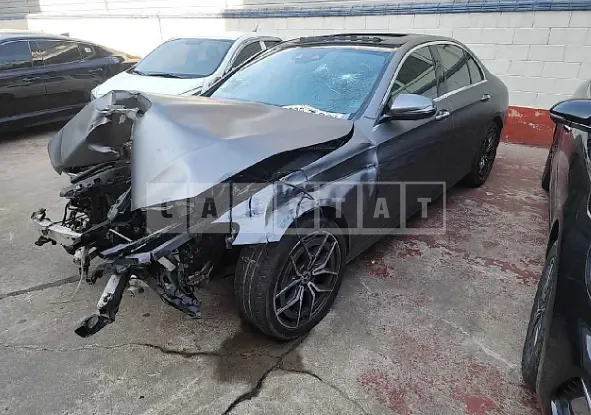 Photo 2 of 25: 2021 Mercedes-Benz E220d 4Matic, VIN W1KZF0FB5MA869584 — Korean insurance auction