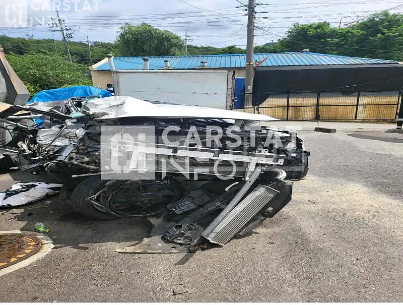 Photo 2 of 21: 2020 Genesis G70, VIN KMTG341ABLU069030 — Korean insurance auction