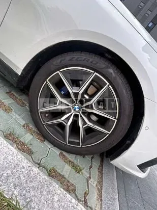 Photo 2 of 23: 2025 BMW 520i — Korean insurance auction