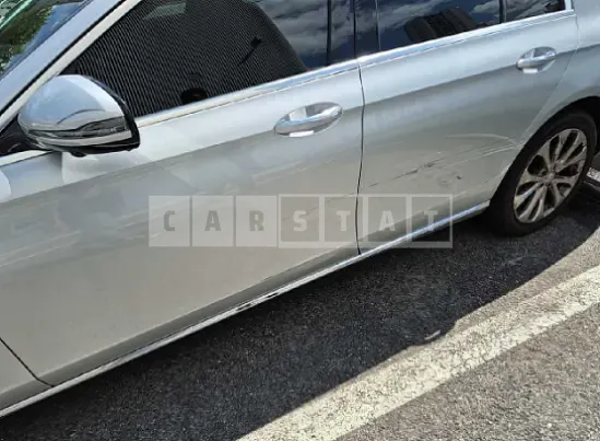Photo 2 of 14: 2017 Mercedes-Benz E 300 4Matic — Korean insurance auction