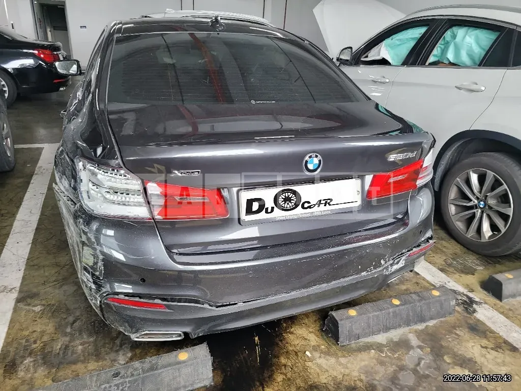 Photo 2 of 50: 2017 BMW 520d xDrive, VIN WBAJC5102HG852244 — Korean insurance auction